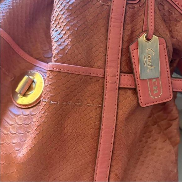 Elegant Orange Leather Handbag - Picture 2 of 6